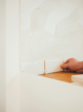 From Drab to Dreamy: A Step-by-Step Guide to Tiling Your Own Backsplash