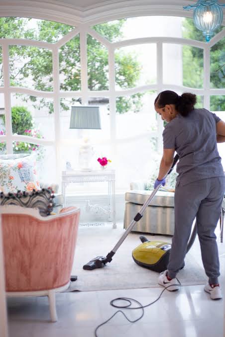 A Realistic Home Cleaning Schedule for Busy California Households