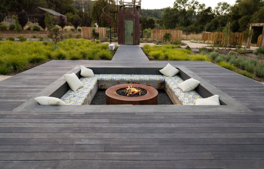 Innovative Deck Design Inspirations for Compact Outdoor Areas