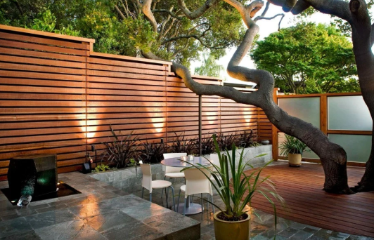 Creative Fence Solutions for Enhancing Backyard Privacy