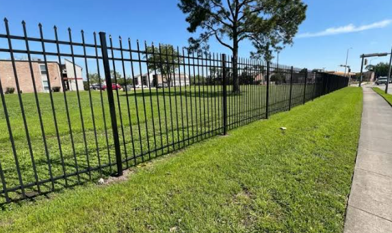 Choosing the Perfect Fence for Your Home: A Comprehensive Guide